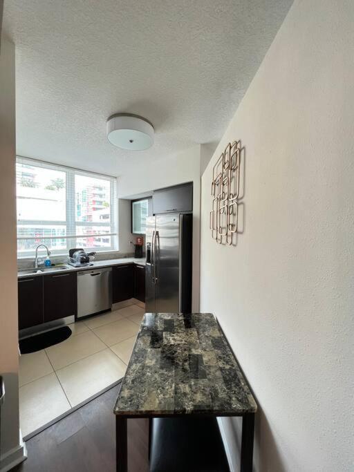 Luxury Apt 3 Mins To Dt Tampa -Pool-Gym-Balcony Exterior photo