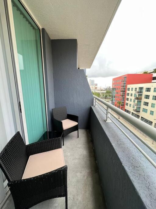 Luxury Apt 3 Mins To Dt Tampa -Pool-Gym-Balcony Exterior photo